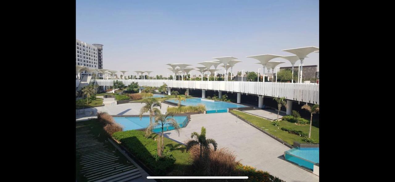 Luxury Hotel Apartment With Pools In Front Auc Kairo Eksteriør bilde